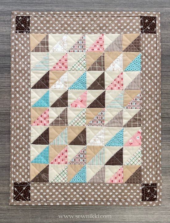 Mini quilt patterns - Finish TQC July mini quilt free pattern