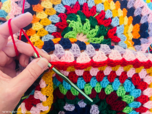 How to learn how to crochet - JAYG granny square blanket by Sew Nikki