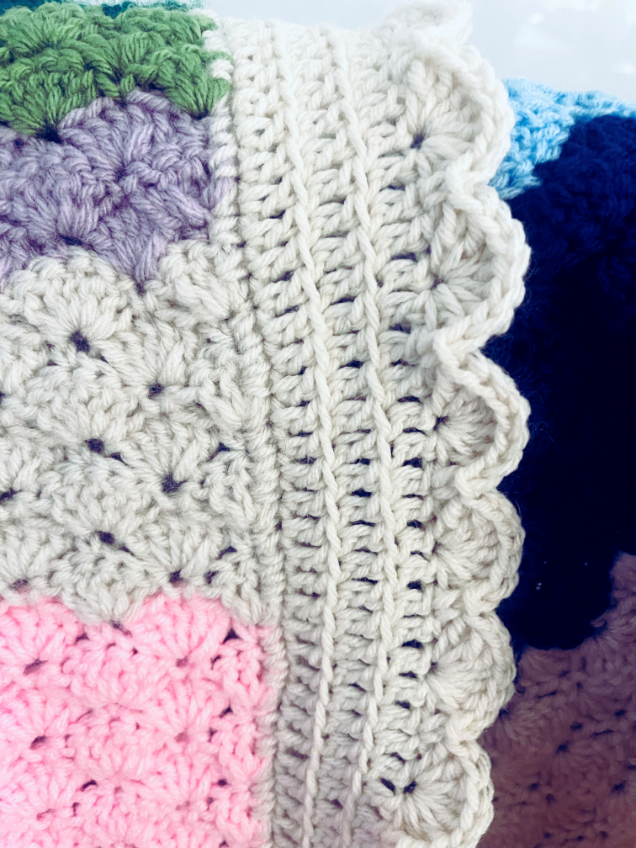 Free crochet pattern (shell afghan) border by Sew Nikki.