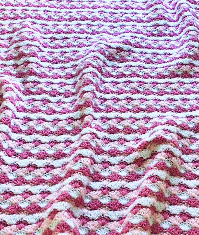 Shell stitch baby blanket by Sew Nikki.
