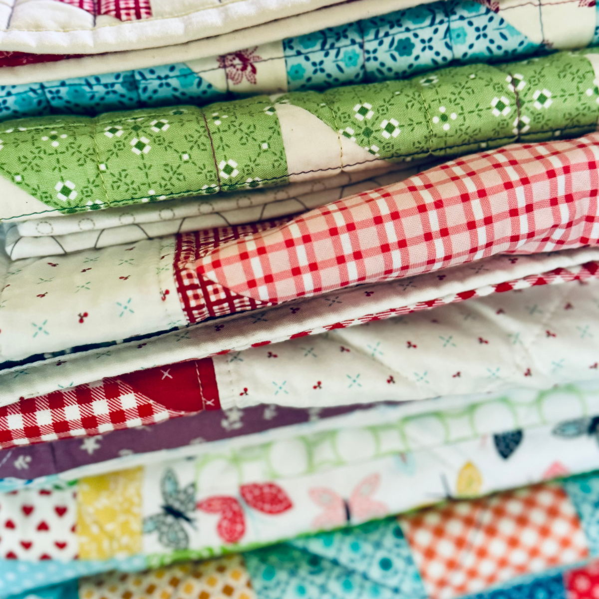 Easy Guide to Lap Quilt Sizes and 5 Free Patterns - Sew Nikki