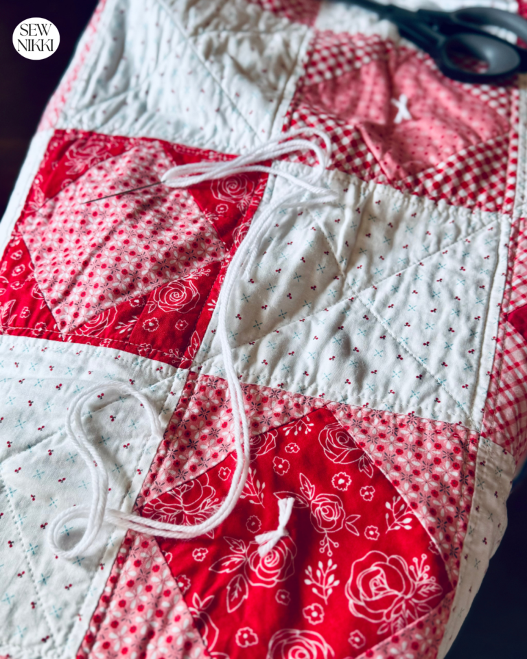 How to Tie a Quilt by Hand with Yarn (5 Easy Steps)