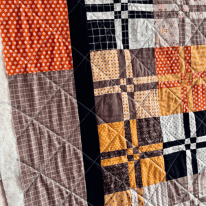 Make this cross hatch edge to edge quilt design on your home sewing machine by Sew Nikki