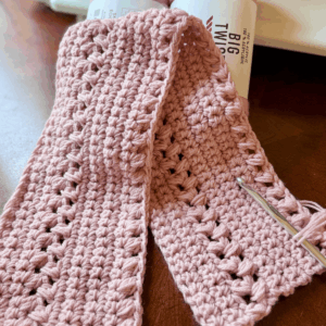 Making a crochet market bag with two strands of yarn by Sew Nikki