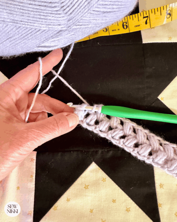 Making a crochet pillow using the bean stitch by Sew Nikki