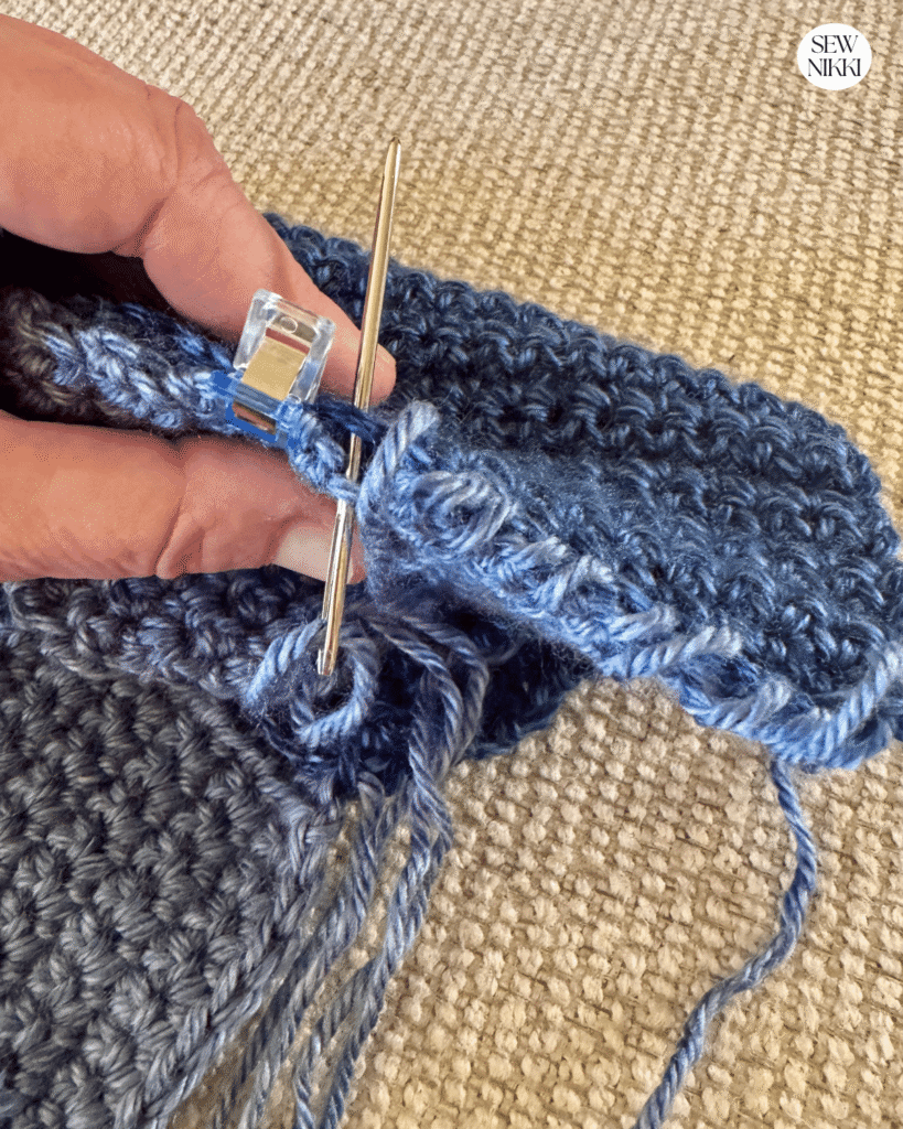 Joining two crochet squares with the invisible join method by Sew Nikki